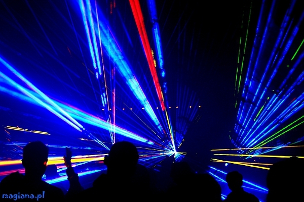 pokaz laserow